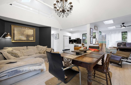 Sawtell Casa | Shellies on the Beach Little House - 2BR Absolute Beachfront with Outdoor Bath