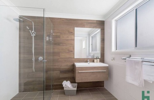 Shelly Beach Villa | Shelly Beach 2 Bedroom Relaxing Costal Retreat - North Villa Back House