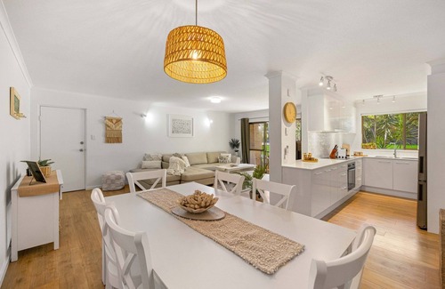 Port Macquarie Apartamento | Shelly Cove Apartment 12 - aircon, pool, beach across road