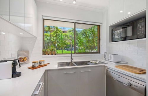 Port Macquarie Apartamento | Shelly Cove Apartment 12 - aircon, pool, beach across road