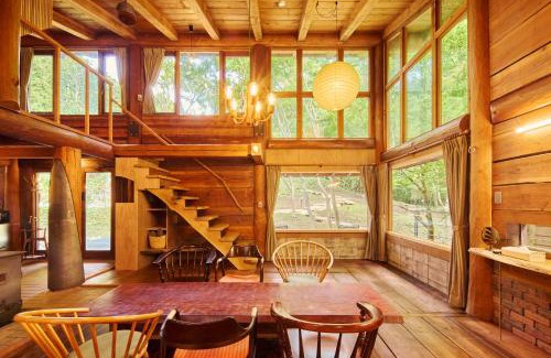 Tsuru Casa | SHELTER,都留 大自然の貸切Villa 8名入れるサウナ付き 完全プライベート空間