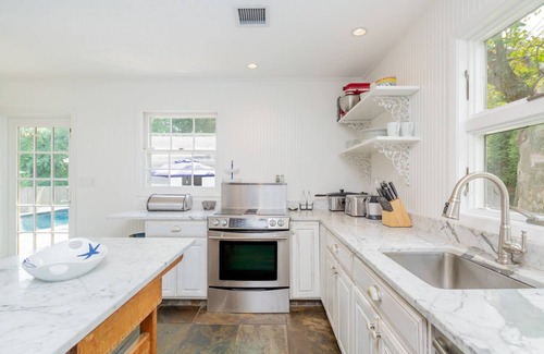 Suffolk County Casa | Shelter Island Retreat With Pool ...Close To Beach & Pet Friendly