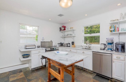 Suffolk County Casa | Shelter Island Retreat With Pool ...Close To Beach & Pet Friendly