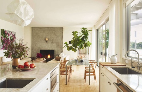 Menantic Creek Casa | Refugio al borde del mar lleno de sol de Shelter Island!
