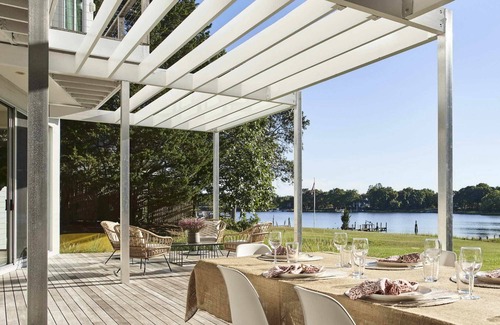 Menantic Creek Casa | Refugio al borde del mar lleno de sol de Shelter Island!