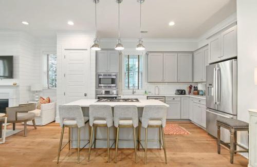 Mount Pleasant Casa | Shem Creek House- 5 Mins to Downtown & Beach