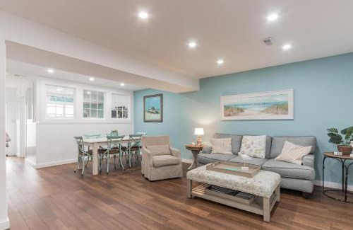 Mount Pleasant Casa | Shem Creek Retreat by AvantStay 10 Mins to Downtown Charleston Yard Patio