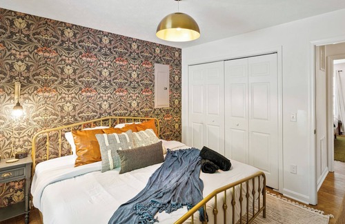Mount Jackson Cabina | Shenandoah High Style Cozy Cabin with Patio and Fire Pit- Pet-Friendly!