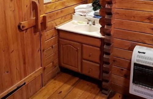 Jones Mills Cabina | Shenandoah I Ski Camp in The Laurel Highlands.
