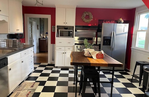 Waynesboro Casa | Shenandoah Valley Farm House