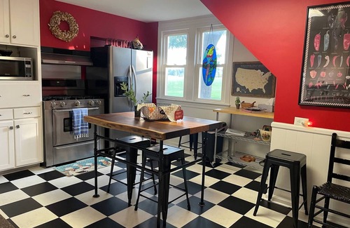 Waynesboro Casa | Shenandoah Valley Farm House