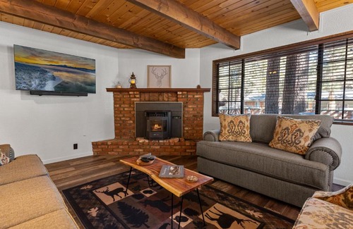 Woodlands Casa | Shepherd's Cabin - Gambrel cabin, spacious while still being cozy and inviting!