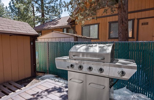 Woodlands Cabina | Shepherd's Cabin - Gambrel Cabin, Spacious While Still Being Cozy And Inviting! 2 Bedroom Cabin