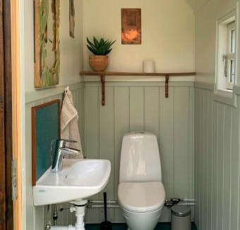 Vester Skerninge Casa | Shepherd's Hut With Lake View In Ollerup