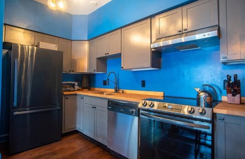 Mystic Apartamento | "Shepherdess": Mystic Blue Salon With River View