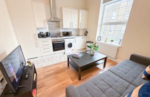 Addison Apartamento | Shepherds Bush 2-Bedroom Flat with FREE WiFi near Westfield London, Hammersmith & Kensington