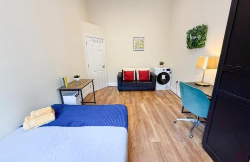 Addison Apartamento | Shepherds Bush 2-Bedroom Flat with FREE WiFi near Westfield London, Hammersmith & Kensington