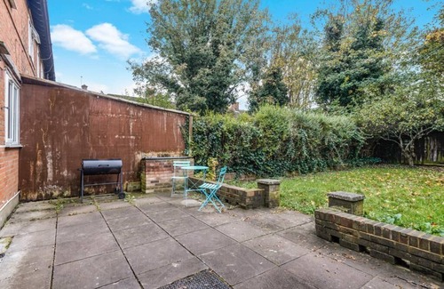 College Park and Old Oak Casa | Shepherds Bush Abode