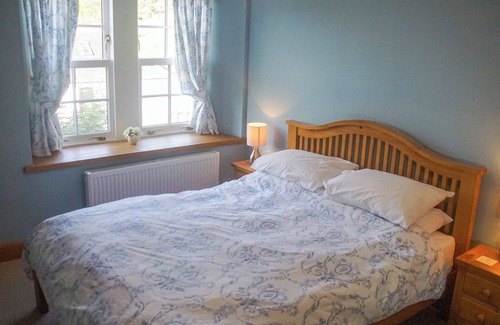 Invergarry Cabaña | SHEPHERD’S COTTAGE, pet friendly, with open fire in Fort Augustus