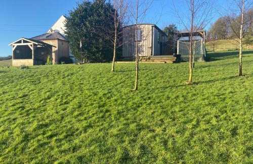 Newbridge Casa | Shepherds Hut-1 Bed-Hot Tub -views