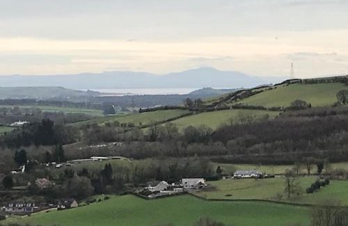 Newbridge Casa | Shepherds Hut-1 Bed-Hot Tub -views