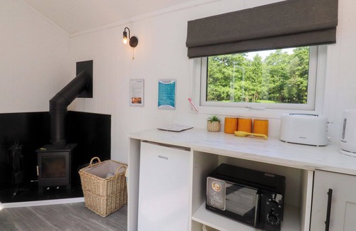 Knott End-on-Sea Cabaña | SHEPHERDS HUT 1, romantic, country holiday cottage in Garstang
