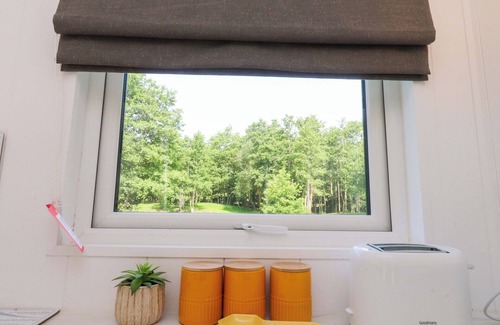 Knott End-on-Sea Cabaña | SHEPHERDS HUT 1, romantic, country holiday cottage in Garstang