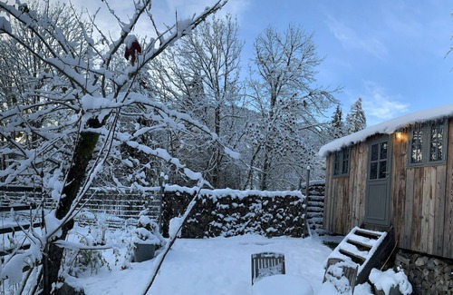 Seytroux Cabina | Shepherd’s Hut - Ideal for Couples - Near Morzine