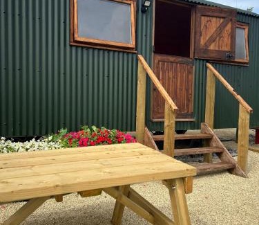 Paulton Casa | Shepherds hut near Bath