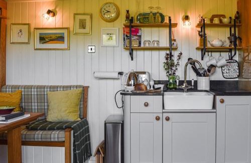 Tyn-y-Gongl Casa | Shepherds Hut - Ukc6774