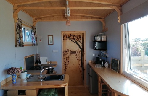 Maenclochog Casa | Shepherds Hut with stunning Pembrokeshire hill views