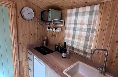 Milford Haven Apartamento | Shepherds Hut With Hot Tub
