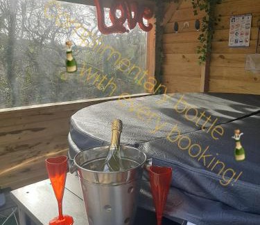 Malltraeth Casa | Shepherds Hut with hot tub on Anglesey North Wales
