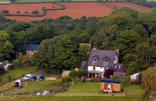 St Wenn Otro | Shepherds hut with hot tub