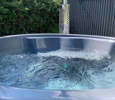New Forest District Apartamento | Shepherds Hut with Scandinavian Hot Tub and hydromassager