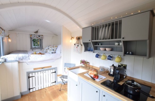Woodbridge Cabaña | SHEPHERDS PIGHTLE, pet friendly, with open fire in Hollesley