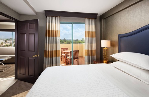 Bonita Hotel | Sheraton Fairplex Suites & Conference Center