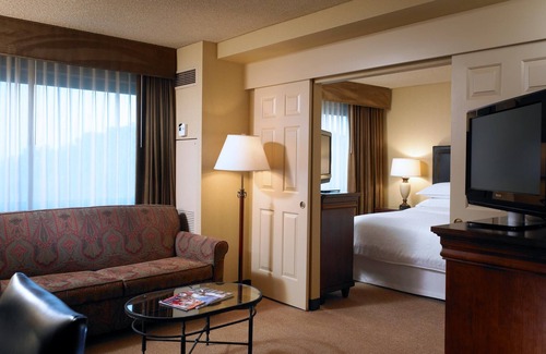 Bonita Hotel | Sheraton Fairplex Suites & Conference Center