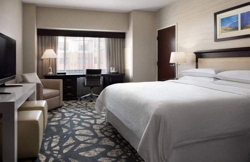 Anaheim Resort Hotel | Sheraton Garden Grove-Anaheim South Hotel