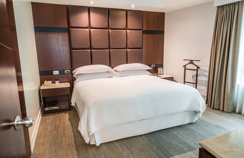 Simón Bolívar Hotel | Sheraton Guayaquil Hotel