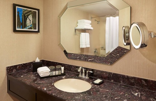 Byward Market - Parliament Hill Hotel | Sheraton Ottawa Hotel