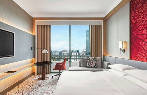 Dong Khoi Hotel | Sheraton Saigon Grand Opera Hotel