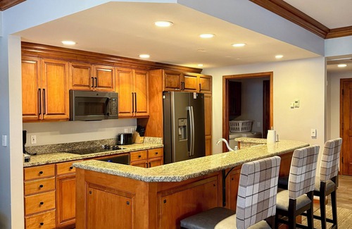 Steamboat Springs Villa | Sheraton Steamboat 2br, 2 ba. Morningside Villa SKI IN, SKI OUT. New Year's Week