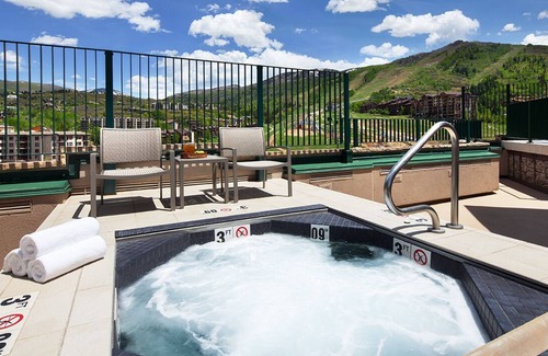 Steamboat Springs Villa | Sheraton Steamboat 2br, 2 ba. Morningside Villa SKI IN, SKI OUT. New Year's Week