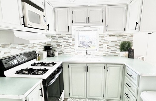 Sherkston Cabaña | Sherkston Shores Cottage Pet-friendly!