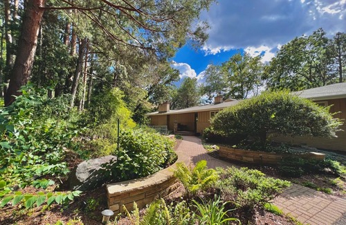 Minnetonka Casa | Sherwood Treehouse Vacation Rental