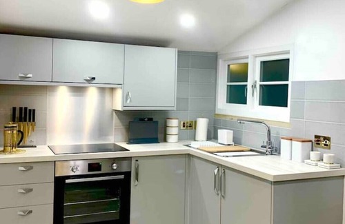 Redruth Chalet De Esquí | SHINE CHALET - UNIQUE & COMFORTABLE ACCOMMODATION