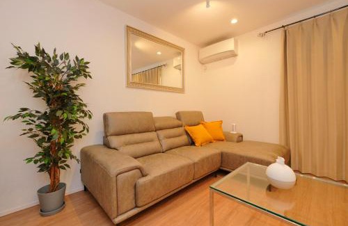 Honmachi Casa | Shinjuku 1 Sta.・98㎡・4BR Entire Home Upscale Area