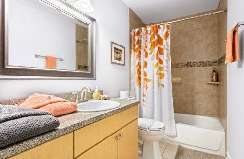 Gulf Gate Estates Apartamento | Shiny oasis with lake view