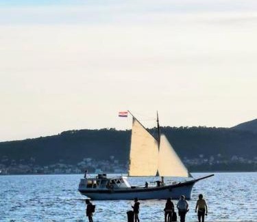 Zadar Alquiler De Eote | Ship Dolin - with view to Zadar Old town